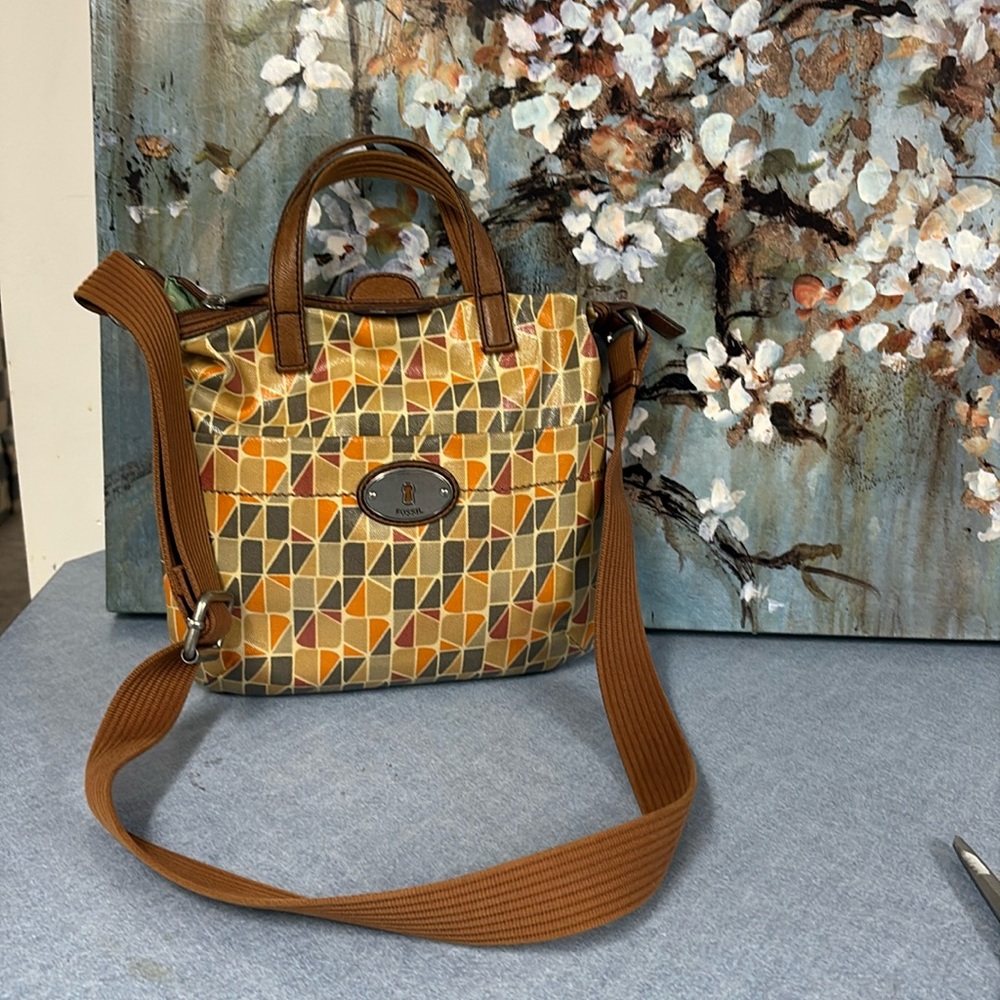 Women's Geometric Print Crossbody Tote Bag - Brown/Gold